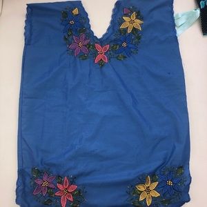 Traditional Mexican Embroidered blouse/ Blusa tradicional Mexicana bordada